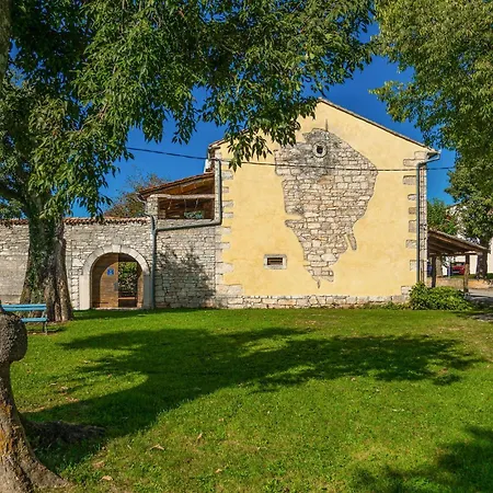 Holiday home Gigi Tinjan